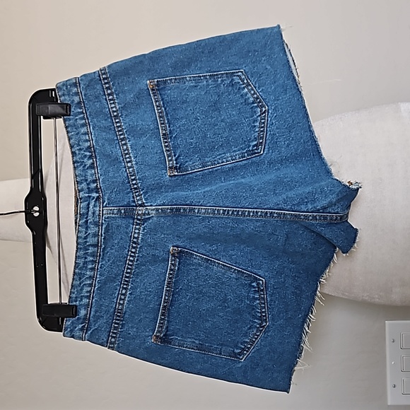 NWT Farm Rio Jean Shorts - Picture 5 of 10